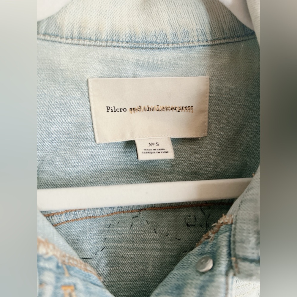 Denim Vest S to M deer 🦌 skull rose 🌹 appliqué embroidered light wash blue - Picture 9 of 14